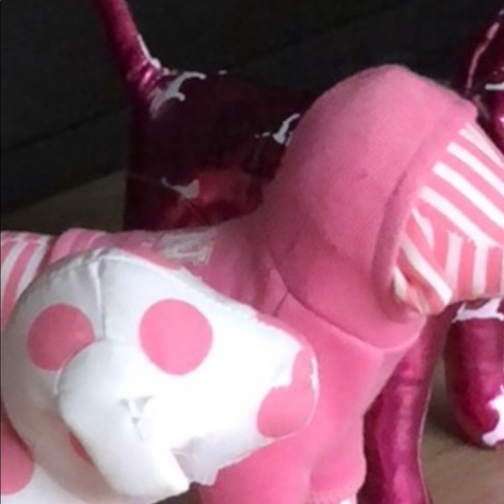 Lot of 2 vs pink